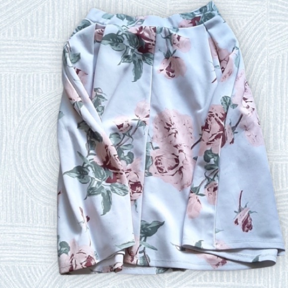 Streetwear Society Midi Skirt - Medium - Picture 5 of 5